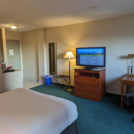 Nomad Hotel & Suites Fort Mcmurray Extérieur photo