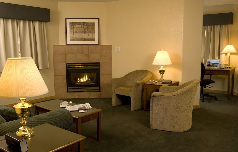 Nomad Hotel & Suites Fort Mcmurray Extérieur photo