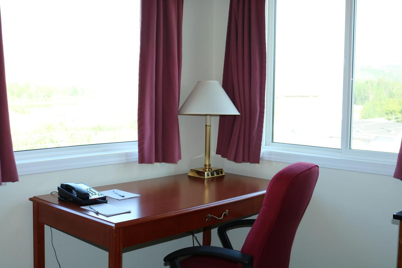 Nomad Hotel & Suites Fort Mcmurray Extérieur photo