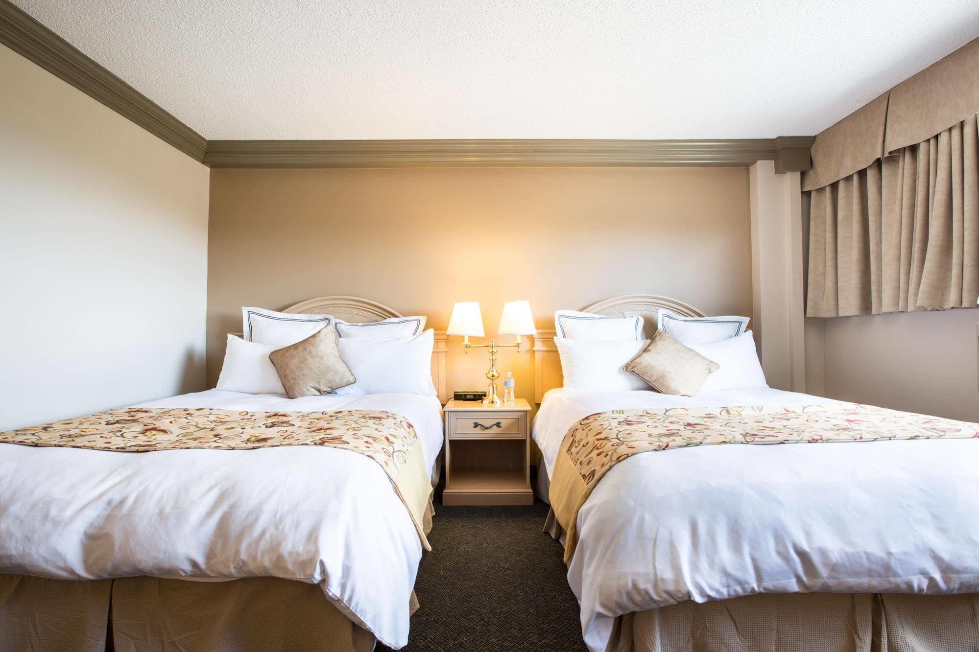 Nomad Hotel & Suites Fort Mcmurray Extérieur photo